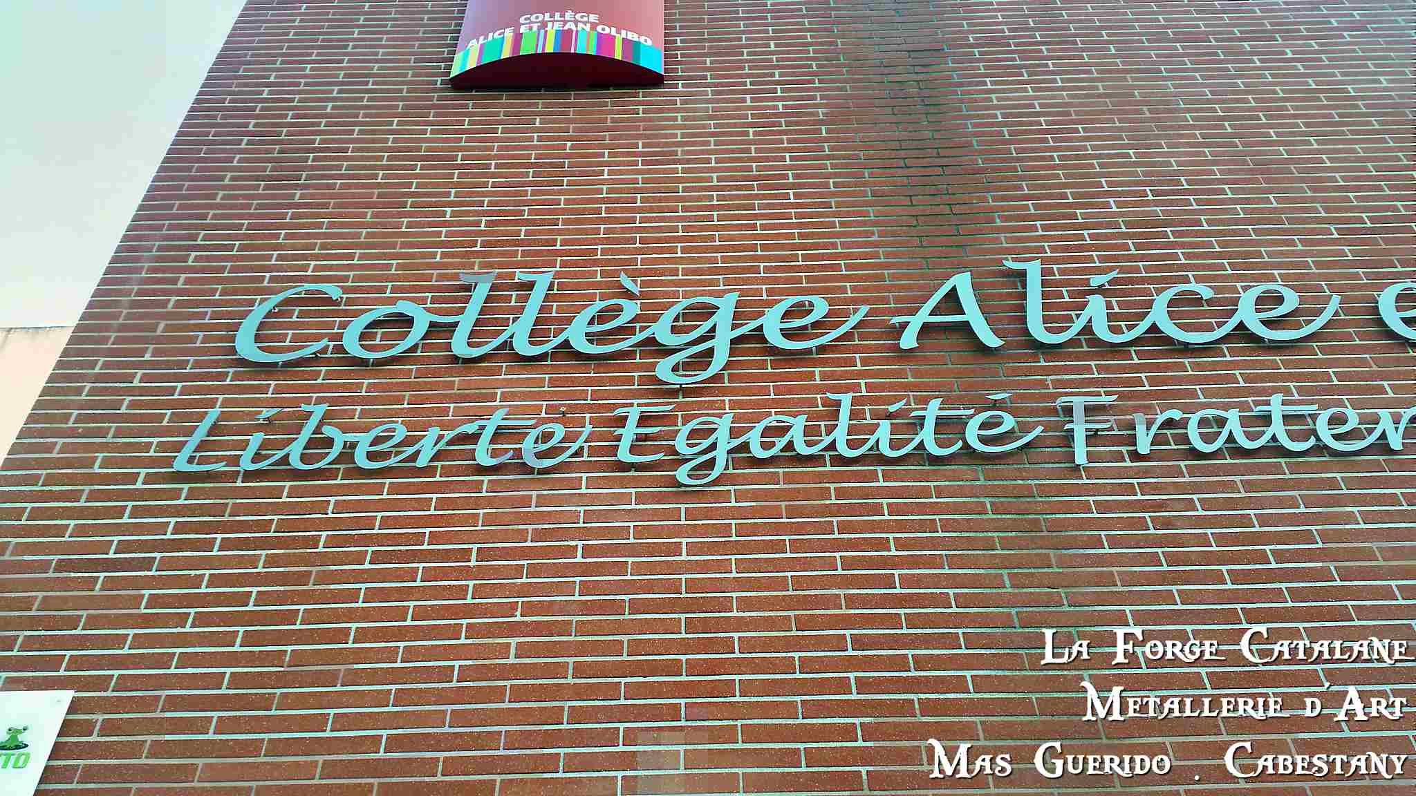 lettrage decoupe laser college fer forge catalane cabestany.jpg